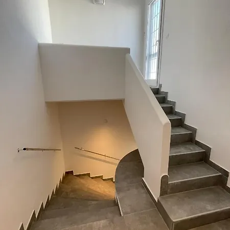 Palazzo Degli Artigiani In Centro A *