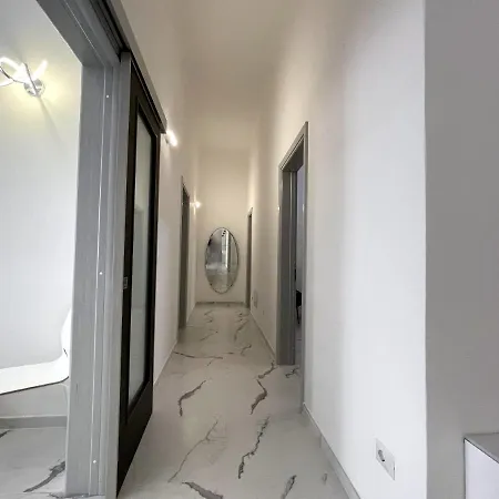 Palazzo Degli Artigiani In Centro A * 加利波利