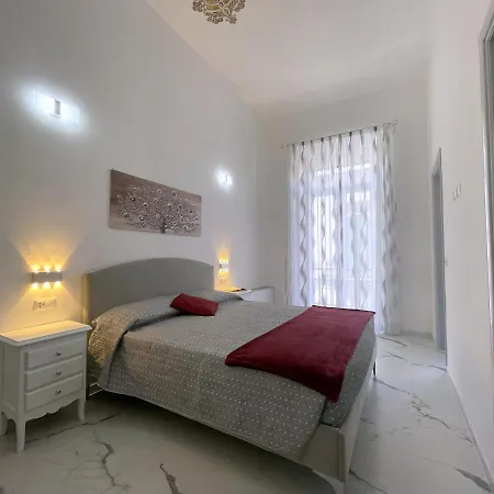 Palazzo Degli Artigiani In Centro A