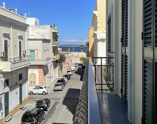 Palazzo Degli Artigiani In Centro A *