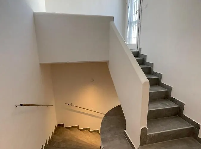 Palazzo Degli Artigiani In Centro A *