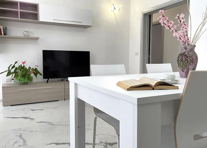 Palazzo Degli Artigiani In Centro A * 加利波利